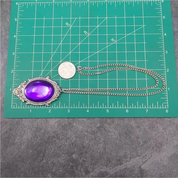 Vintage. Silver Tone Purple Acrylic Chunky Pendant Necklace. 20” - Picture 7 of 10